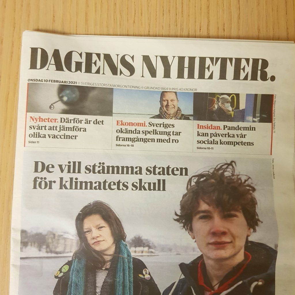 Dagens nyhets förstasida med nyheten om att Aurora stämmer staten